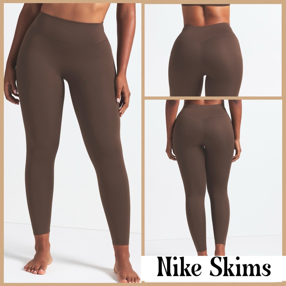Nike Skims Matte Women's High-Waisted 26" Leggings Sepia